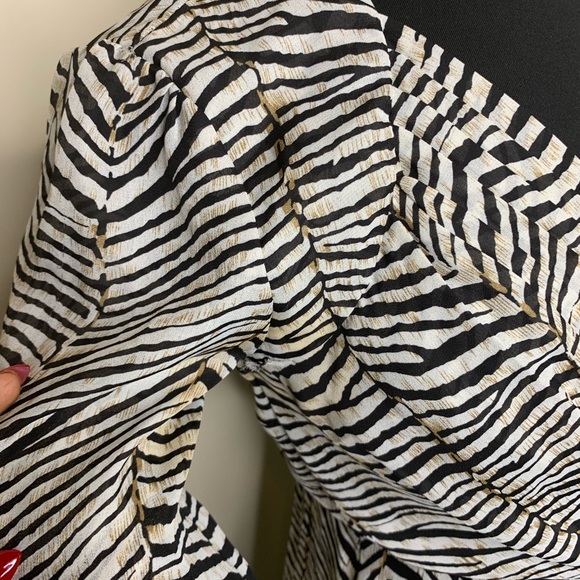 Printed knee length Chiffon dress size 10 - Picture 3 of 4